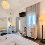 Katris 3* Fira (Santorini)