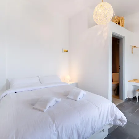 Katris 3* Fira (Santorini)