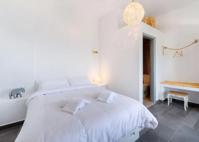 Katris 3* Fira (Santorini)