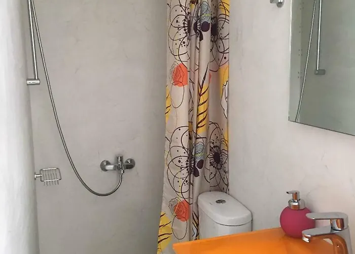 Alojamento de Acomodação e Pequeno-almoço Katris 3*