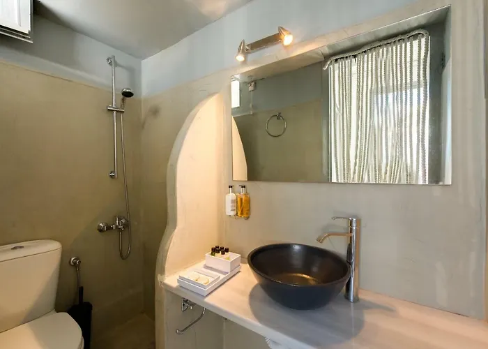 Katris 3* Fira (Santorini)